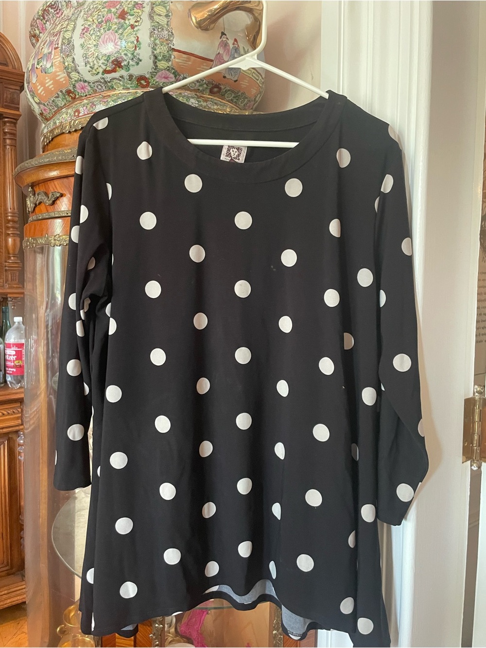 Cute polka dot top perfect for Spring!